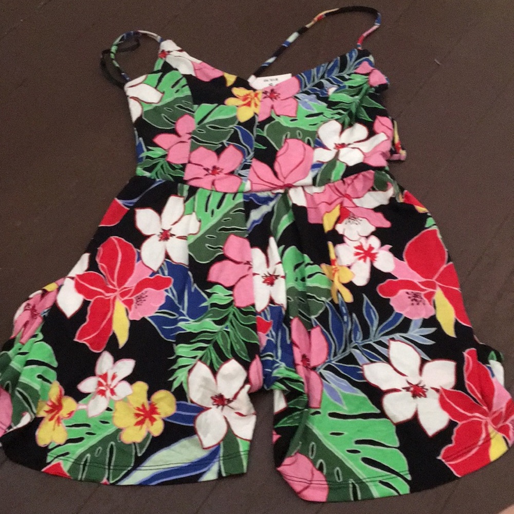 Forever 21 size small tropical print romper